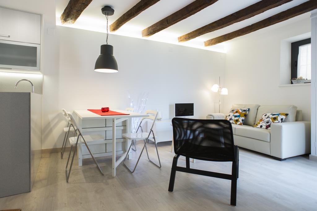 Casa De Poble Termes Romanes Кальдес-де-Монбуй Экстерьер фото